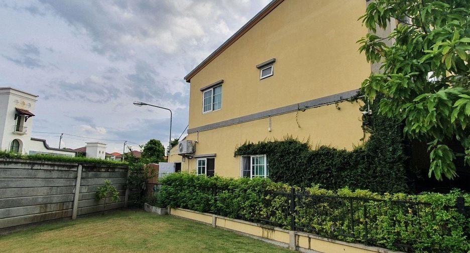 For sale 4 bedrooms townhouse in Prawet, Bangkok