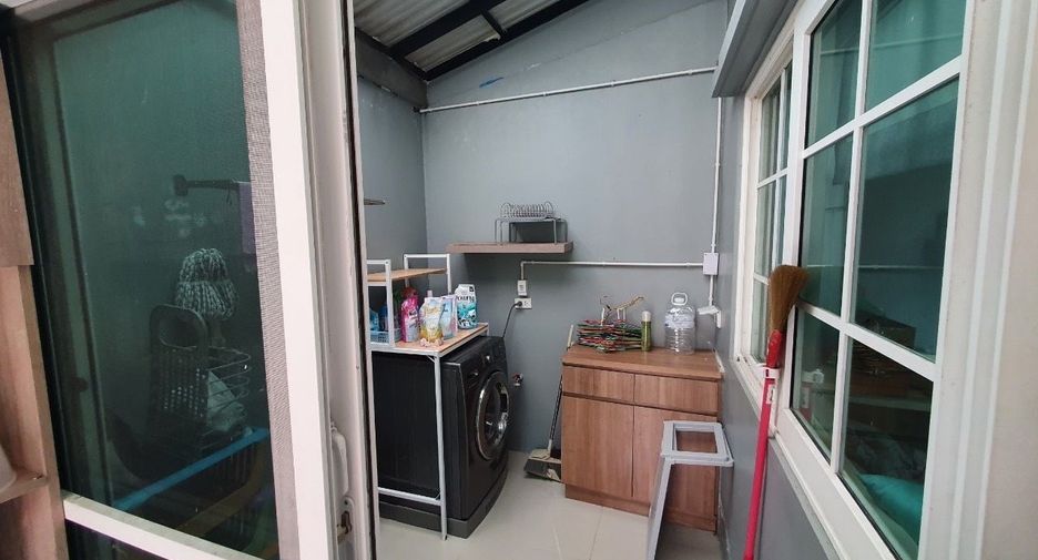 For sale 4 bedrooms townhouse in Prawet, Bangkok