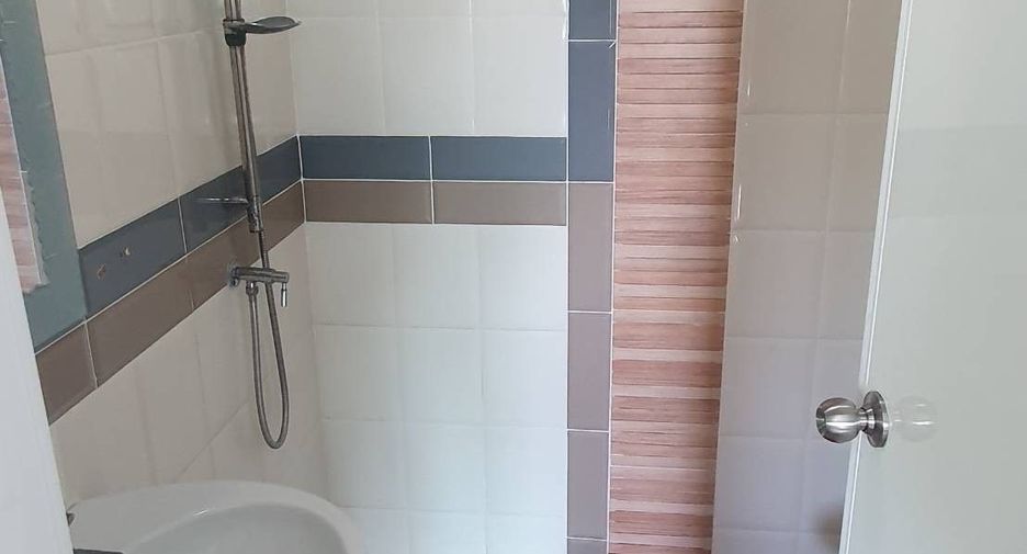 For sale 4 bedrooms townhouse in Prawet, Bangkok