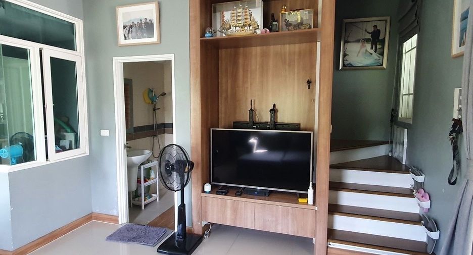 For sale 4 bedrooms townhouse in Prawet, Bangkok
