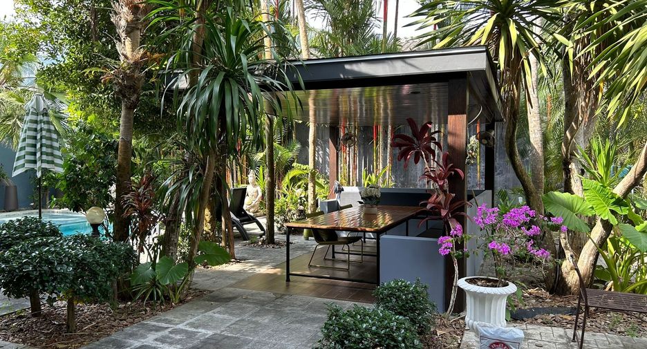 For sale 4 bedrooms villa in Kathu, Phuket