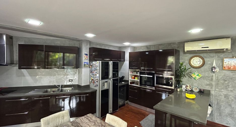 For sale 4 bedrooms villa in Kathu, Phuket