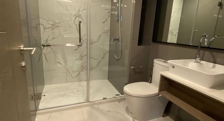 For rent 1 bed condo in Phra Khanong, Bangkok