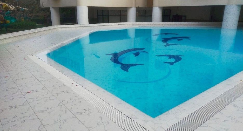 For sale 2 bedrooms condo in Khlong Toei, Bangkok