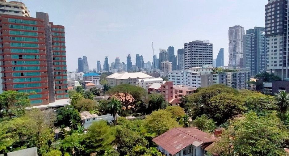 For sale 2 bedrooms condo in Khlong Toei, Bangkok