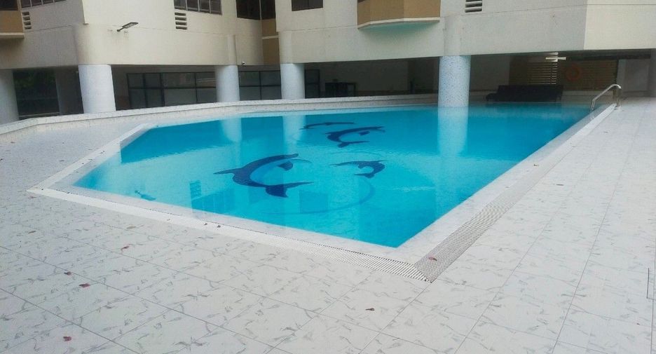 For sale 2 bedrooms condo in Khlong Toei, Bangkok