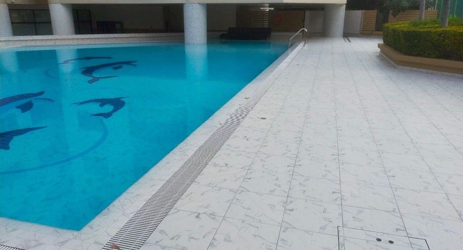 For sale 2 bedrooms condo in Khlong Toei, Bangkok