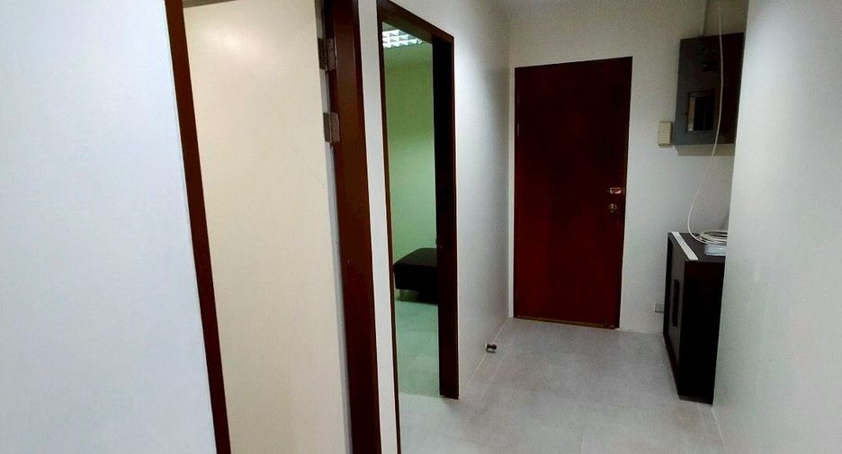 For sale 2 bedrooms condo in Khlong Toei, Bangkok
