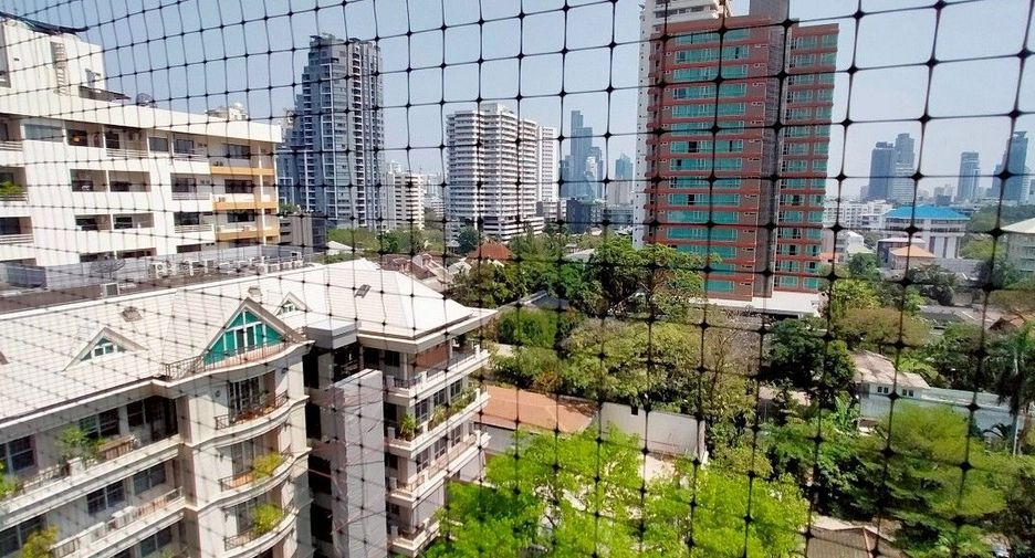 For sale 2 bedrooms condo in Khlong Toei, Bangkok