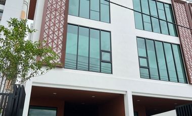 For rent office in Lat Phrao, Bangkok