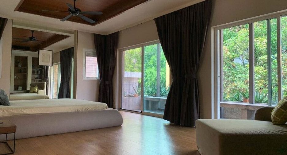 For sale 4 bedrooms house in Bang Kapi, Bangkok