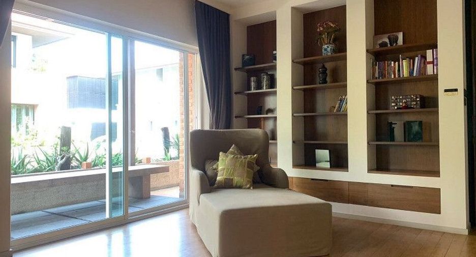 For sale 4 bedrooms house in Bang Kapi, Bangkok