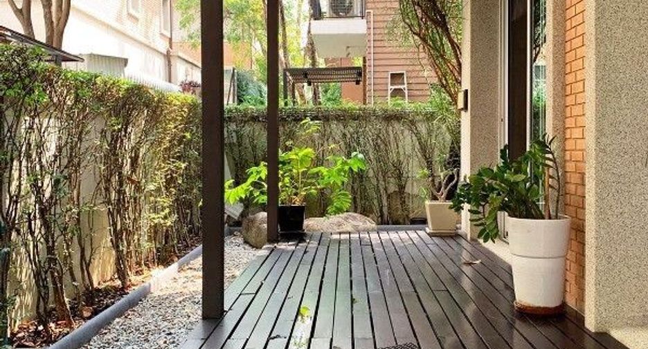For sale 4 bedrooms house in Bang Kapi, Bangkok