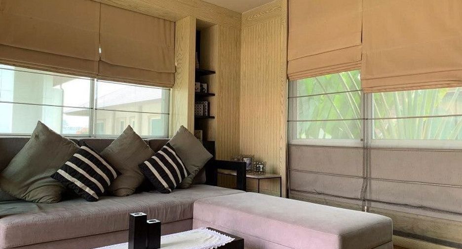 For sale 4 bedrooms house in Bang Kapi, Bangkok