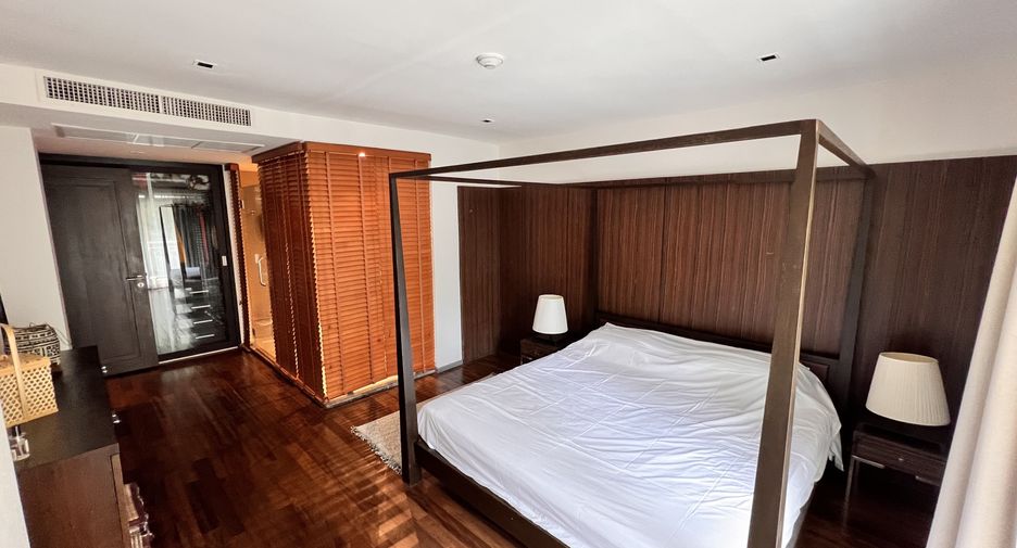 For rent 4 bedrooms condo in Khlong Toei, Bangkok