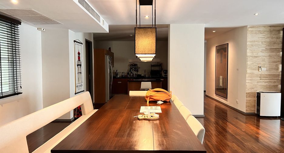 For rent 4 bedrooms condo in Khlong Toei, Bangkok