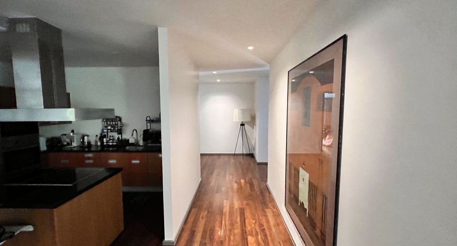 For rent 4 bedrooms condo in Khlong Toei, Bangkok