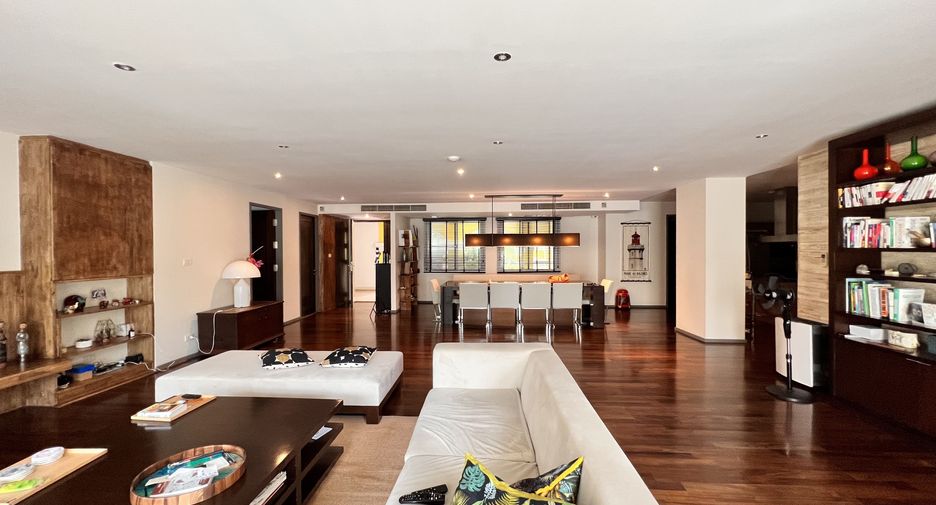 For rent 4 bedrooms condo in Khlong Toei, Bangkok