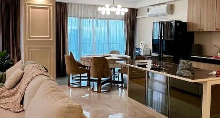 Condo en alquiler de 3 habitaciones en Khlong Toei, Bangkok