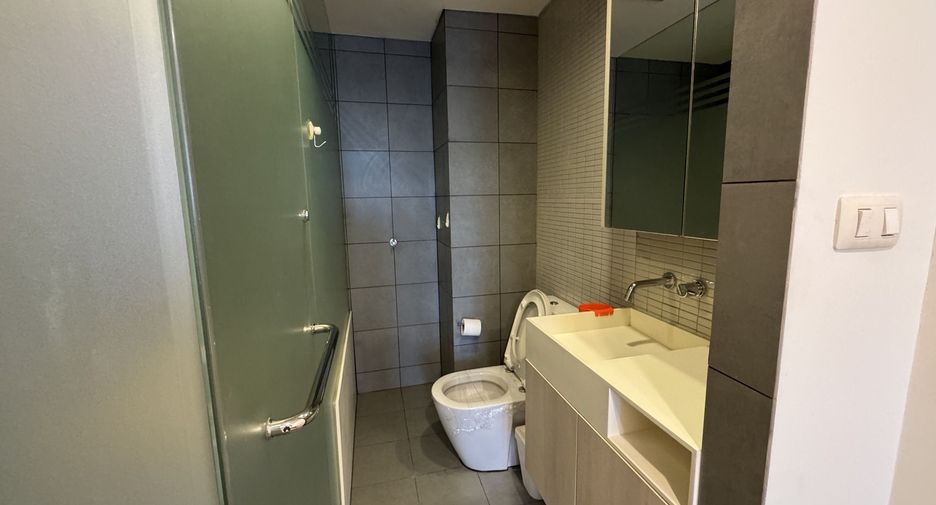 For rent 2 bedrooms condo in Phaya Thai, Bangkok