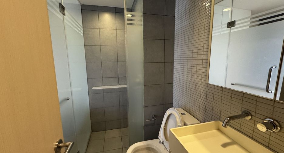 For rent 2 bedrooms condo in Phaya Thai, Bangkok