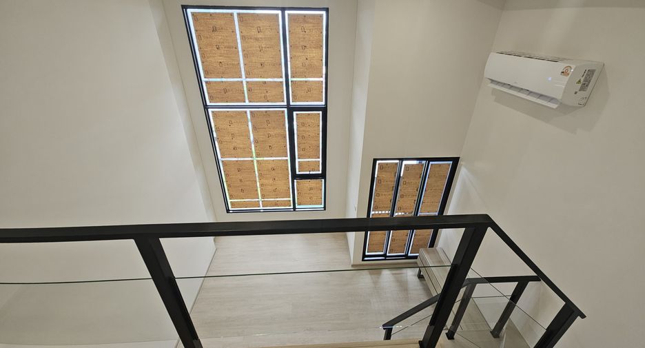 For sale and for rent 1 bed condo in Mueang Samut Prakan, Samut Prakan