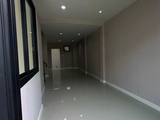 For sale 3 bedrooms townhouse in Lat Krabang, Bangkok