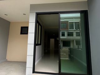 For sale 3 bedrooms townhouse in Lat Krabang, Bangkok