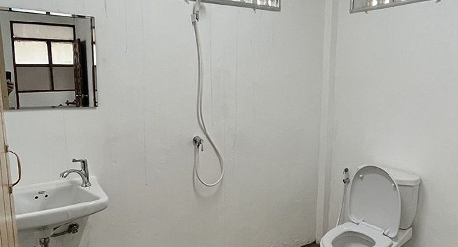 Haus zum Kauf mit 2 Zimmer in Thon Buri, Bangkok