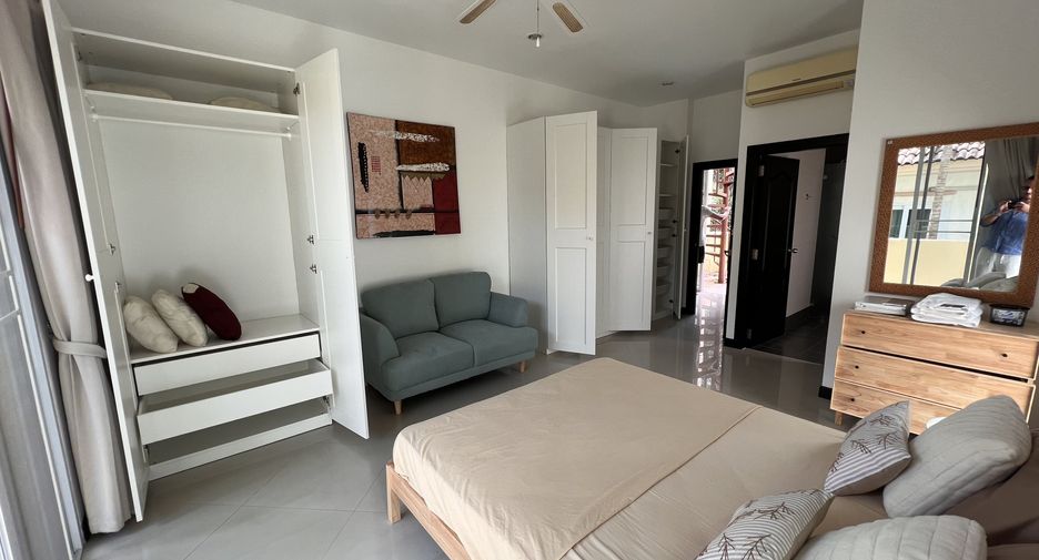 For rent 3 bedrooms villa in Mueang Phuket, Phuket