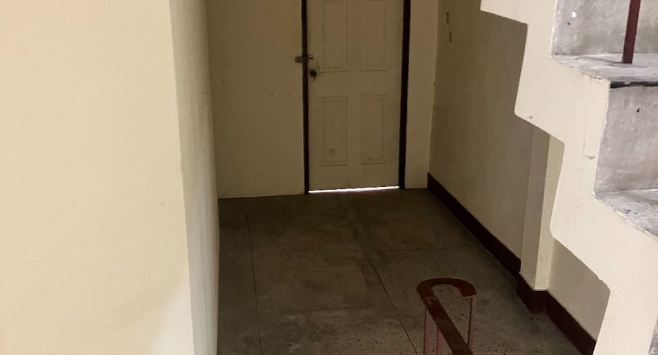 For sale 4 bedrooms townhouse in Chatuchak, Bangkok