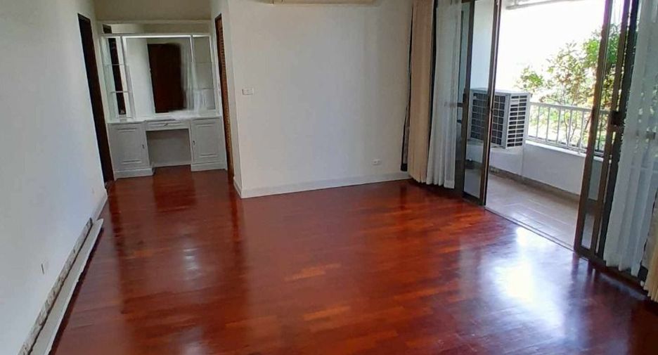 Wohnung zur Miete mit 4 Zimmer in Watthana, Bangkok