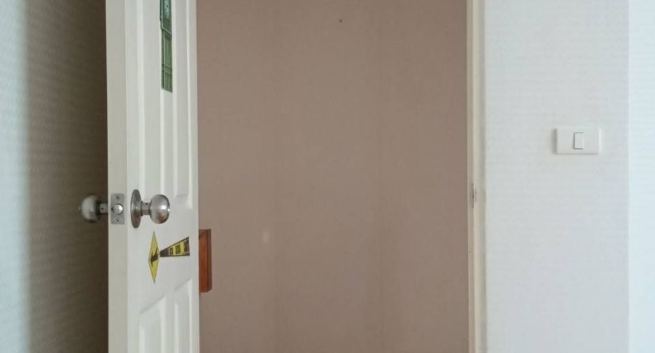 For sale 3 bedrooms townhouse in Prawet, Bangkok