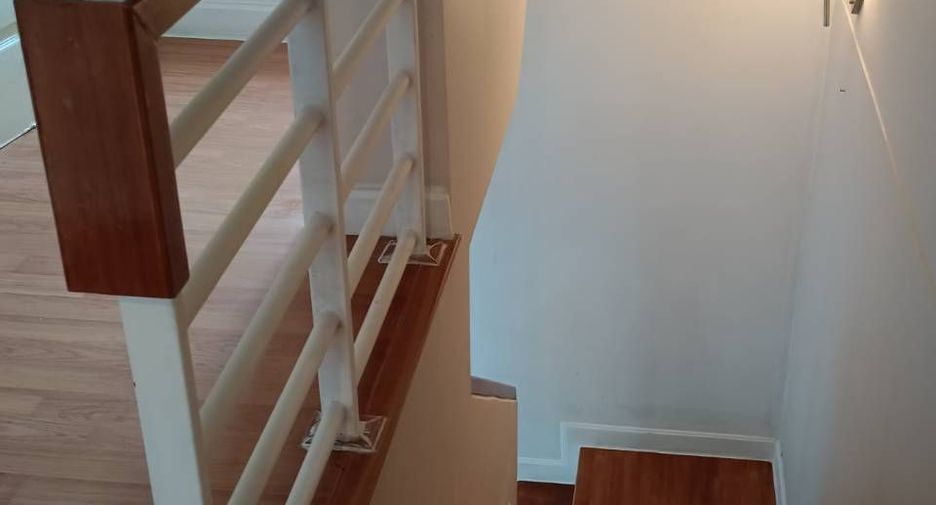 For sale 3 bedrooms townhouse in Prawet, Bangkok