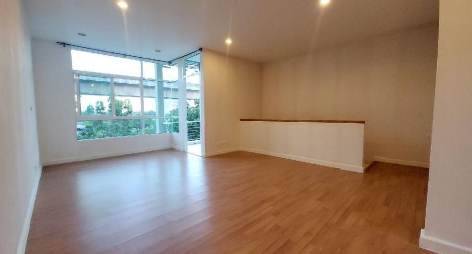 For sale 3 bedrooms townhouse in Prawet, Bangkok
