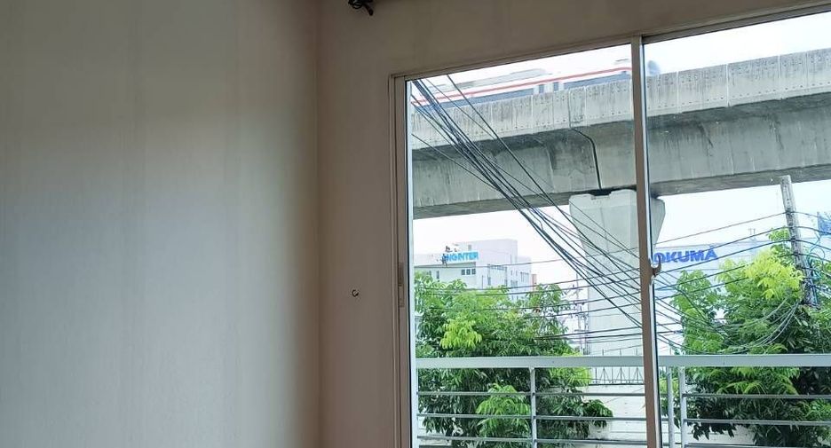 For sale 3 bedrooms townhouse in Prawet, Bangkok