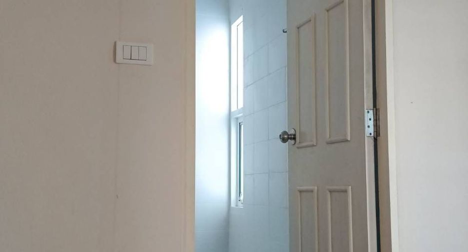 For sale 3 bedrooms townhouse in Prawet, Bangkok
