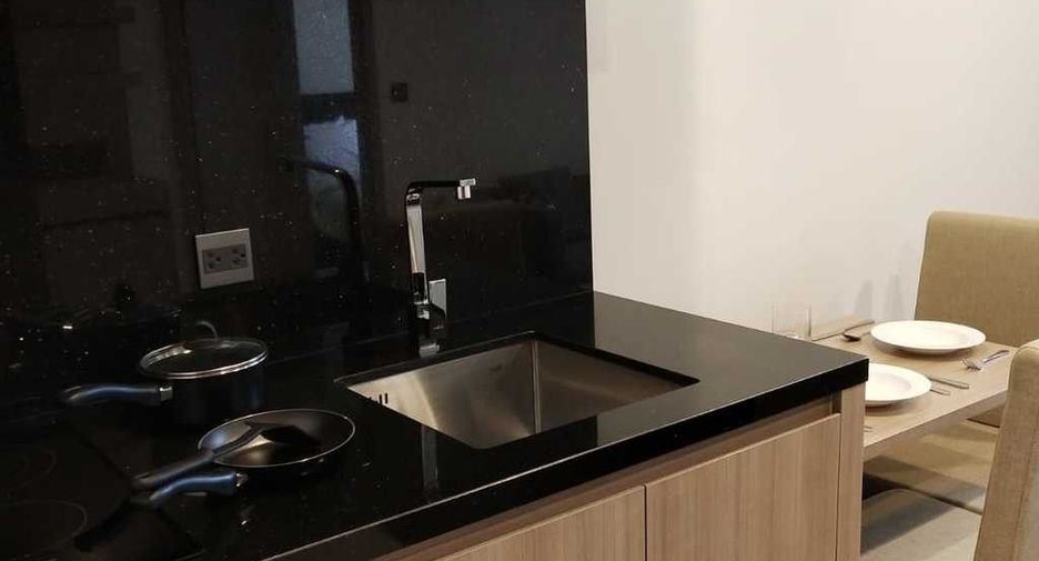 For rent 1 bed condo in Pathum Wan, Bangkok