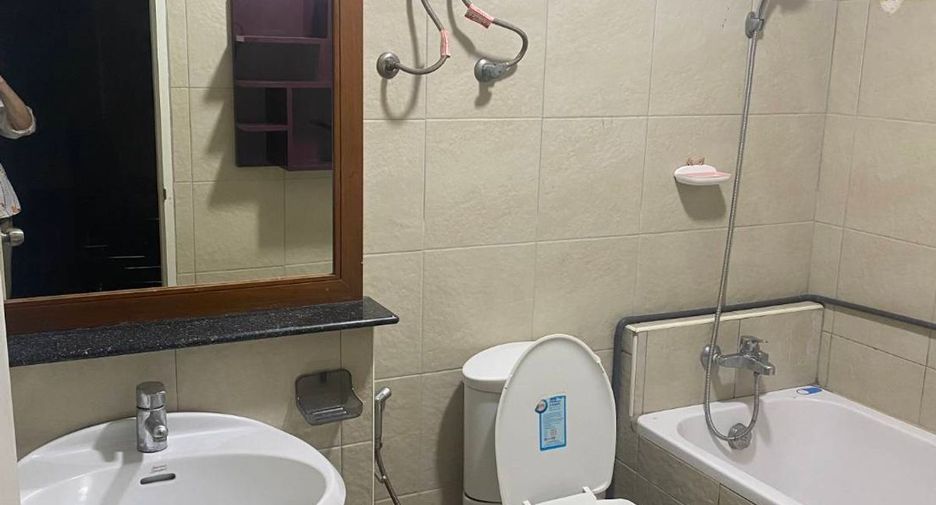 Wohnung zur Miete mit 3 Zimmer in Khlong Toei, Bangkok
