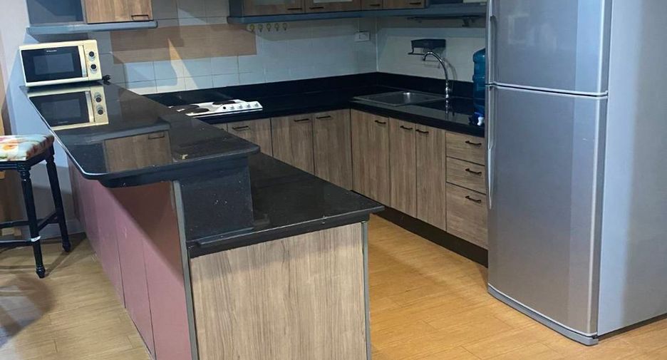 Wohnung zur Miete mit 3 Zimmer in Khlong Toei, Bangkok