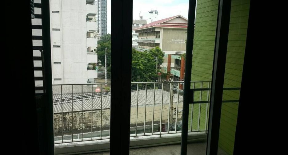 For sale and for rent 1 bed condo in Watthana, Bangkok