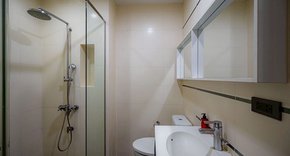 Продажа и аренда 1 кровать кондо в Кхлонг Тоеи, Бангкок