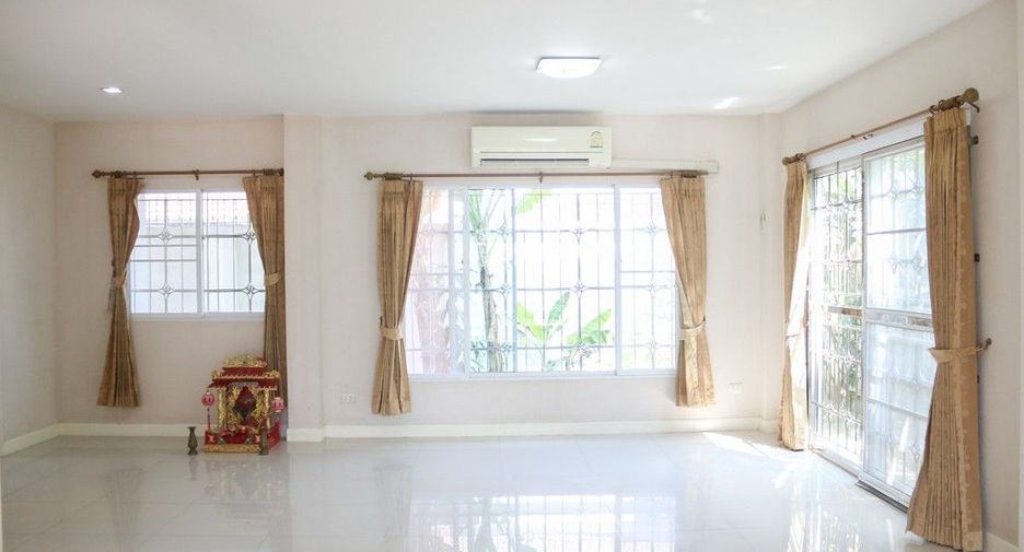 Casa en venta de 3 habitaciones en Thung Khru, Bangkok