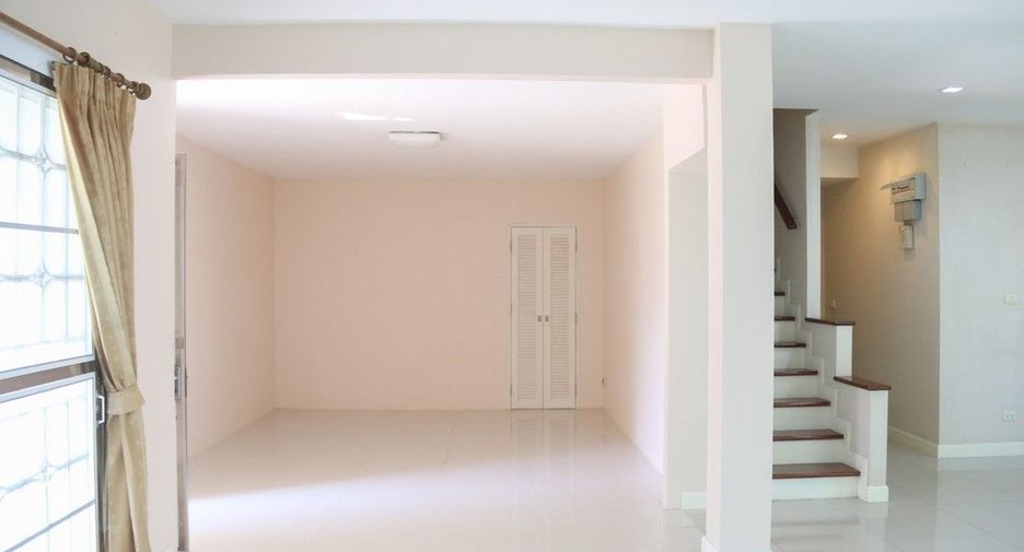 Casa en venta de 3 habitaciones en Thung Khru, Bangkok