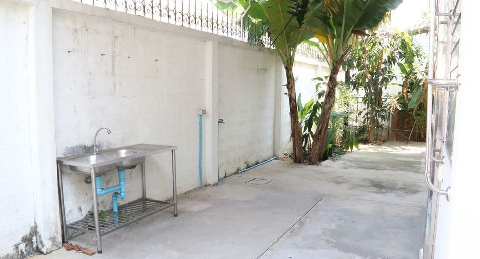 Casa en venta de 3 habitaciones en Thung Khru, Bangkok