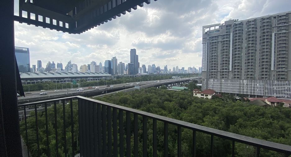 For rent 1 bed condo in Huai Khwang, Bangkok