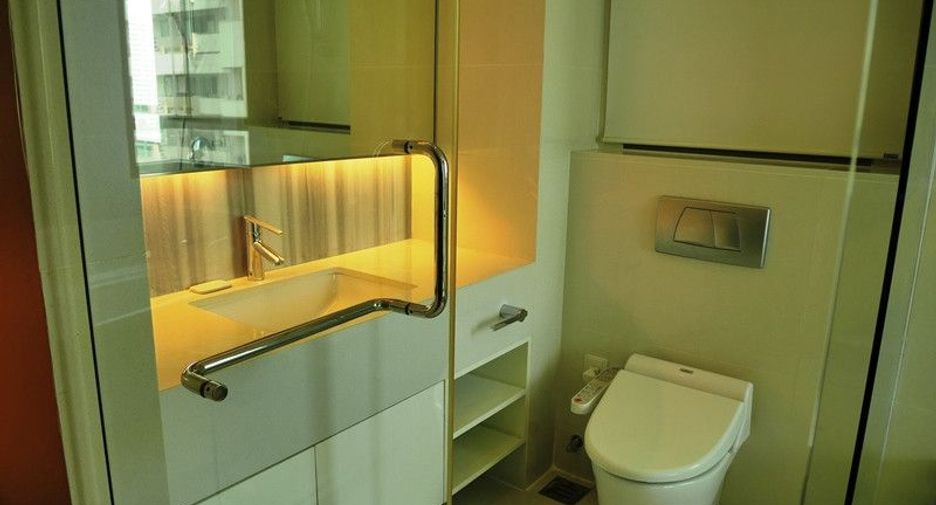 For rent 1 bed condo in Khlong Toei, Bangkok