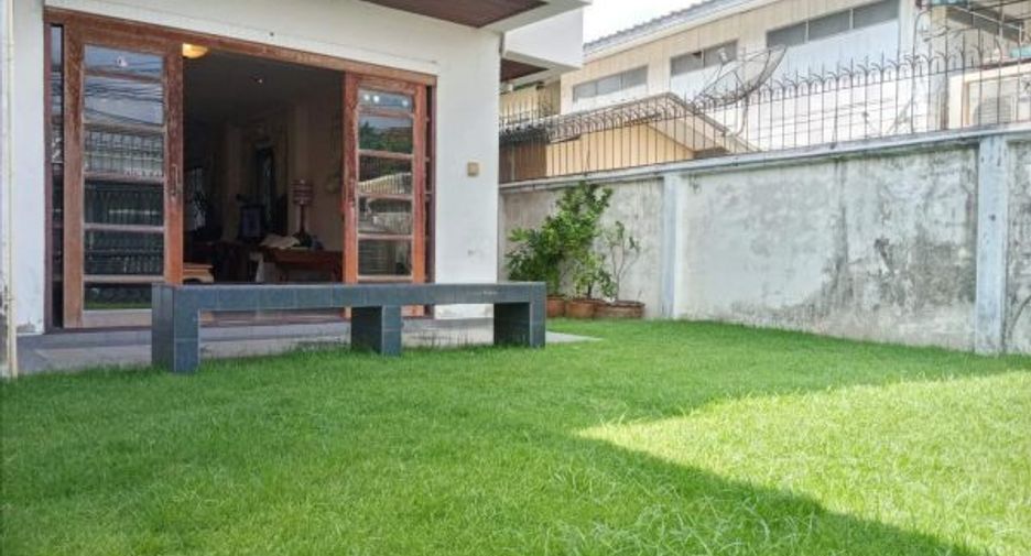 For sale 5 bedrooms house in Chatuchak, Bangkok