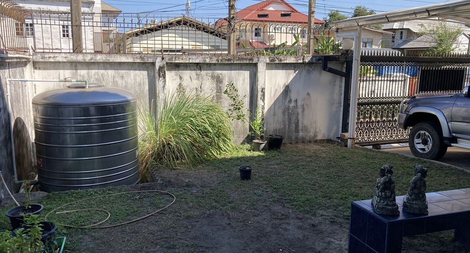 For sale 5 bedrooms house in Chatuchak, Bangkok