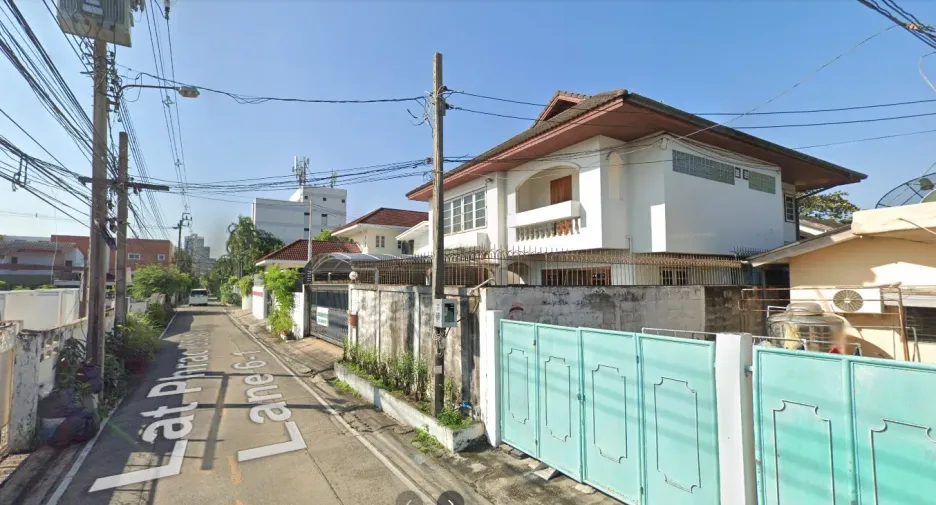 For sale 5 bedrooms house in Chatuchak, Bangkok